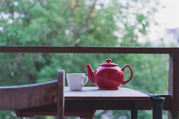 茶色くなったバナナを庭で活用する3つの方法